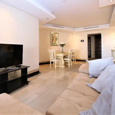 East Mia إِستيبونا