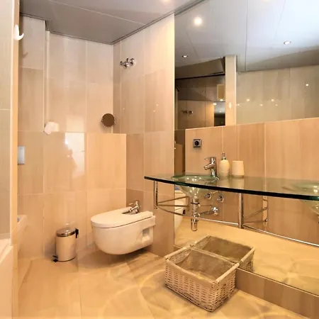 East Mia 아파트 *