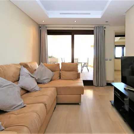 East Mia Apartment *