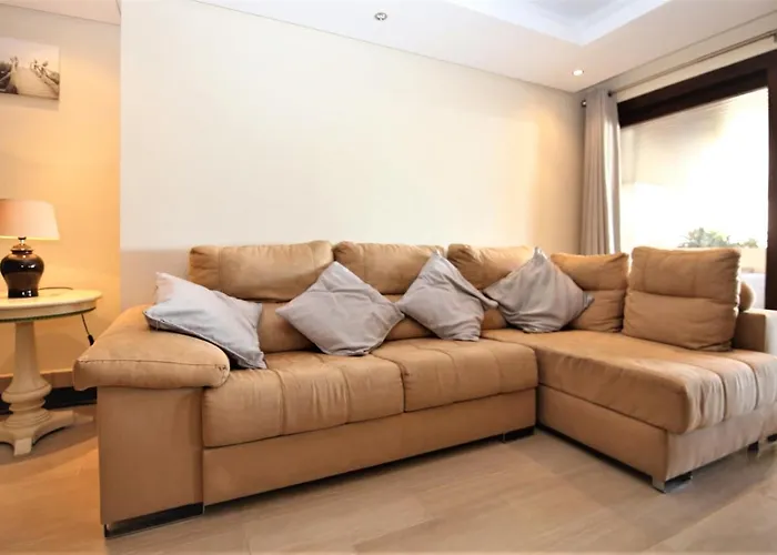 East Mia Эстепона